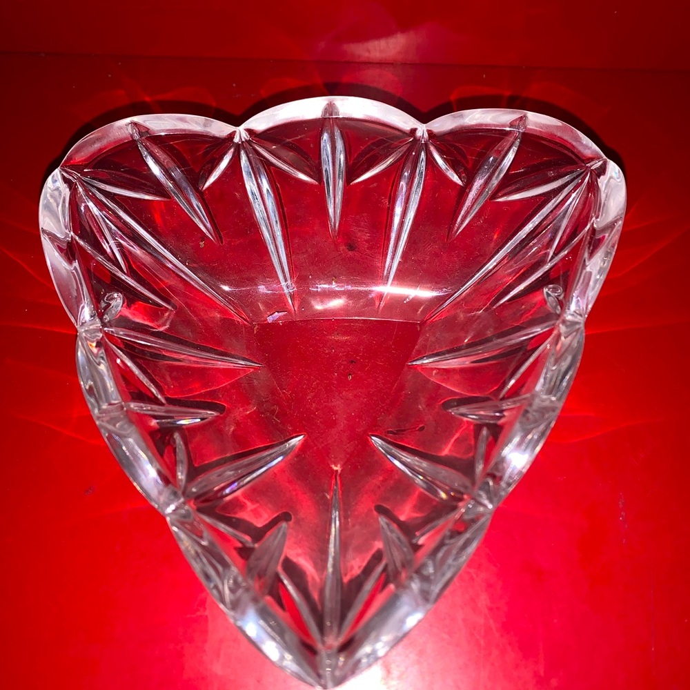 Beautiful Triangular Crystal Bowl Mikasa